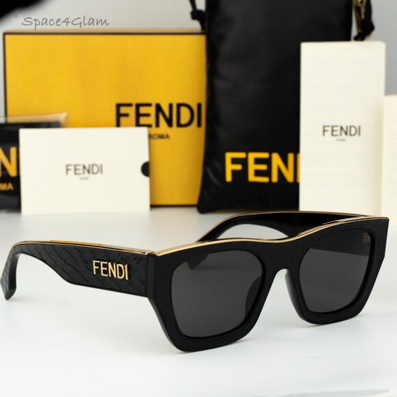 Fendi Women Sunglasses Shiny Black Grey Square FE40126I 01A NEW AUTHENTIC - Picture 1 of 10